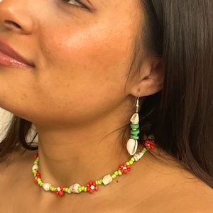 Red Floral shell necklace 🌺🐚🌿